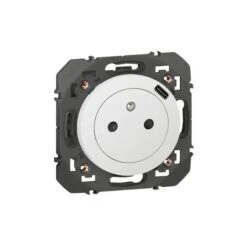 Legrand Prise 2P+T Surface Avec Chargeur USB Type-C Dooxie Livrée Avec Support - Blanc